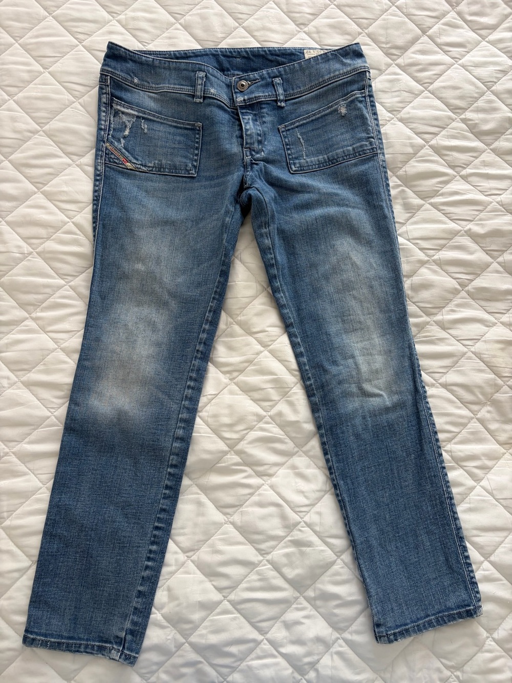 Diesel Women’s Low Rise Hushy Slim Ankle Length Jeans